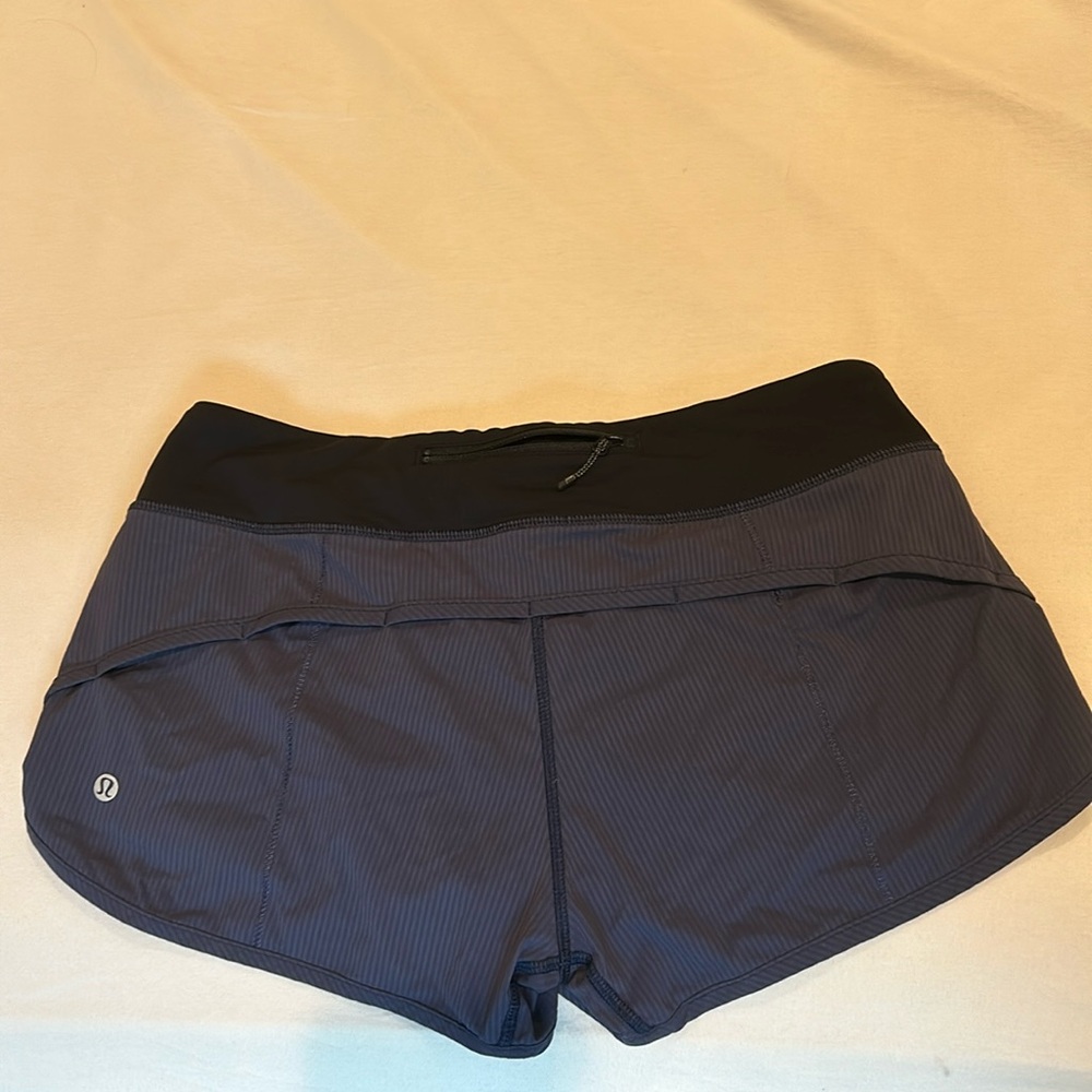 Lululemon Rn Speed Up Low Rise lines shorts size6